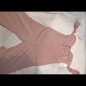 Jumpsuit/off shoulder